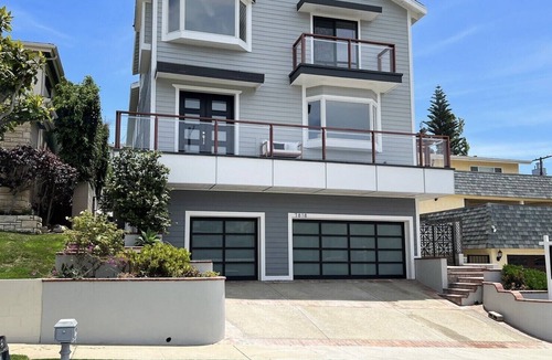 Playa Del Rey House | Large ocean view luxury home