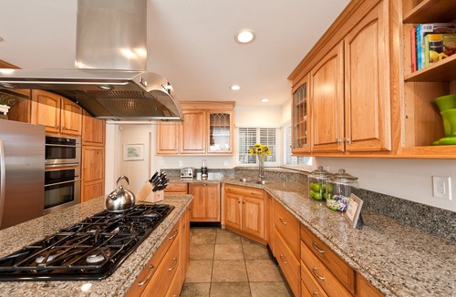 Hermosa Village House | LAST MINUTE SPECIAL! Amenities! Pool & Game Room! Close walk to Disney!