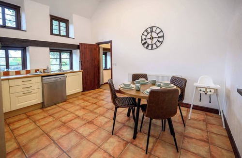 St. Brides Netherwent House | Laurel Cottage by STAE-Homes