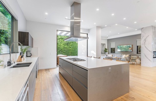 Melrose House | Laurel K Villa: Stylish 4-Bdr Escape w Pool & Spa