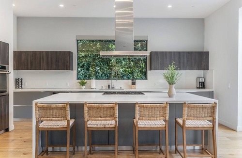 Melrose House | Laurel K Villa: Stylish 4-Bdr Escape w Pool & Spa