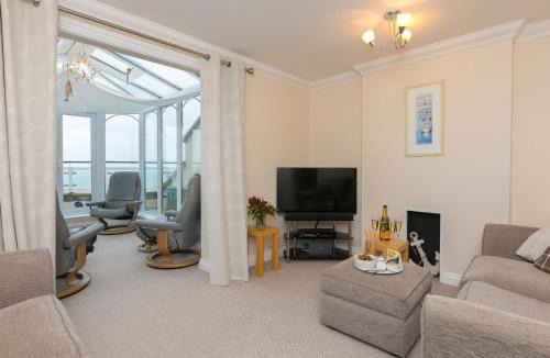 Carbis Bay Apartment | Laurellie