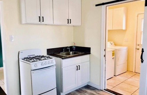 Inglewood House | LAX guest house