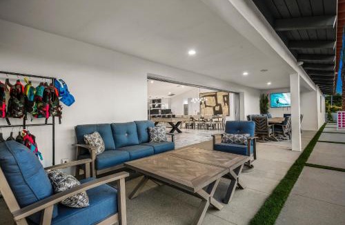 Bermuda Dunes House | Lazy River Oasis