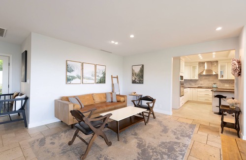 Monrovia House | Le Mont de Michel