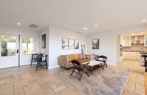 Monrovia House | Le Mont de Michel