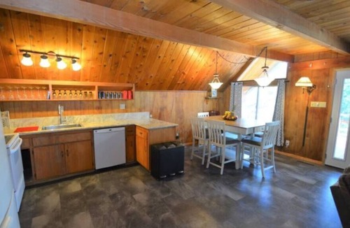 Bass Lake House | Ledge Cabin - Henningfeld