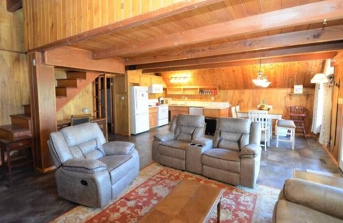 Bass Lake House | Ledge Cabin - Henningfeld