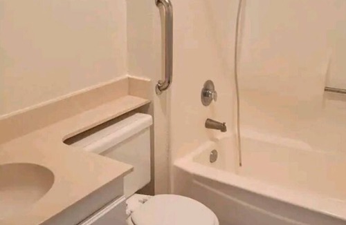 Laguna Hills Condo | Leval Entry @ Both Floors~🏊‍♀️~🎾~🏋️‍♂️~🏀~🏐~Spa~Club~Monthly