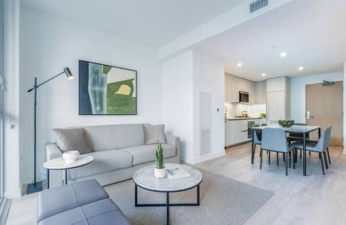 Downtown Long Beach Apartment | Level- Lavish One Bedroom Suite Perfect for an Extended Stay