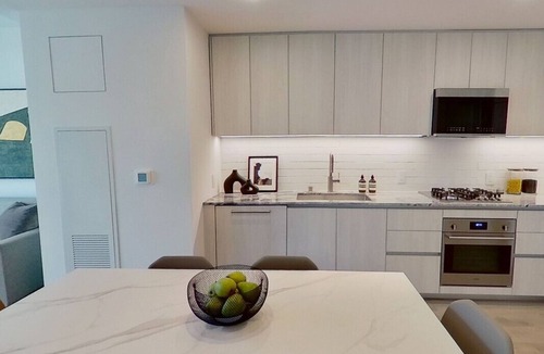 Downtown Long Beach Apartment | Level Long Beach- Gorgeous One Bedroom Suite by the Beach!