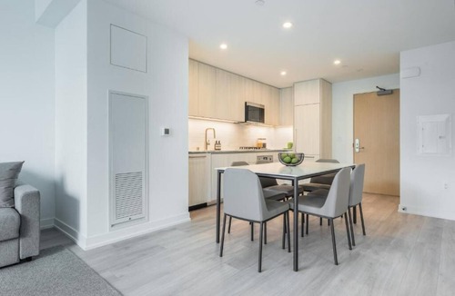 Downtown Long Beach Apartment | Level Long Beach- Gorgeous One Bedroom Suite by the Beach!