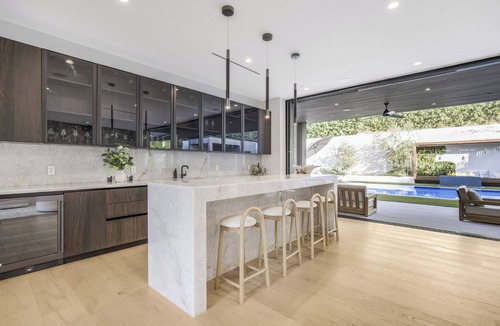Sherman Oaks Villa | Levitt Lane - Contemporary Modern Two-Level Sherman Oaks Home