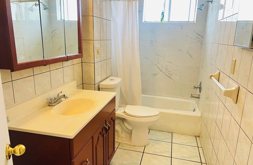 South San Gabriel House | light and spacious 1-bedroom house in Rosemead with WiFi and AC