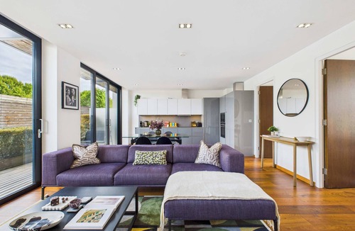 Camden Town Apartment | Light-filled Camden Town Terrace Apartment