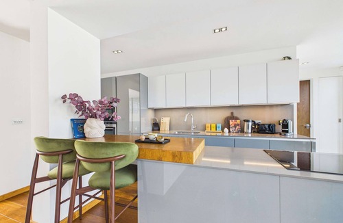 Camden Town Apartment | Light-filled Camden Town Balcony Apartment