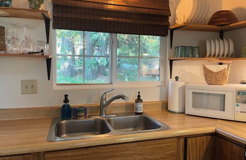 Cedarpines Park Cabin | Light filled Cabin in the Woods