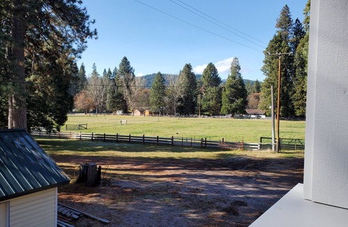 Mount Shasta Apartment | Lilly's Loft at Spring Creek Ranch