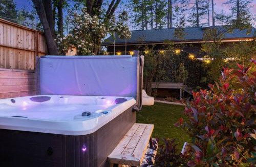 Idyllwild House | Lily Rock Cottage by Roav Retreats