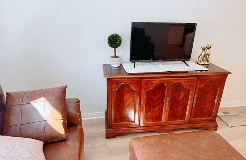 Ontario Condo | Limited Discount！ Stylish Brand New 3BR2.5BA Stay near ONT ，Ontario mills
