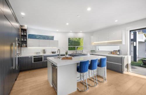 Carthay Circle Villa | Lindenhurst
