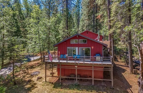 Arnold Cabin | Little Red Cabin in Arnold California