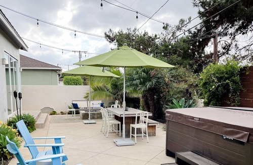 Manhattan Heights House | Live Like You're on Vacation in this Mid-Century Short-Term Rental