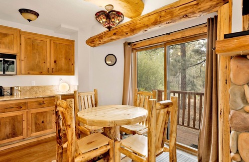 Big Bear Cabin | Living Log Cabin Retreat w/Hot Tub in Big Bear