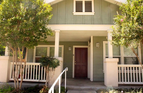 Whittier House | Located between Disneyland & Hollywood/Universal Studios