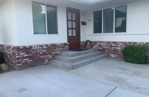 West Park Community House | Location Location! Big Pool 2 bedroom suites plus 3 baths Heart of Bakersfield