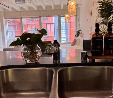 Downtown Los Angeles Bed & Breakfast | Loft in Downtown Los Angeles