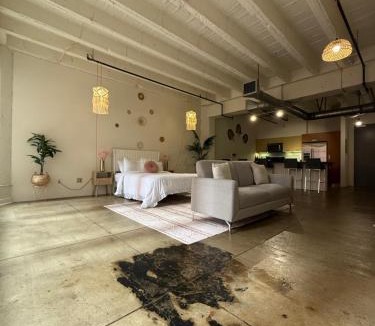Downtown Los Angeles Bed & Breakfast | Loft in Downtown Los Angeles
