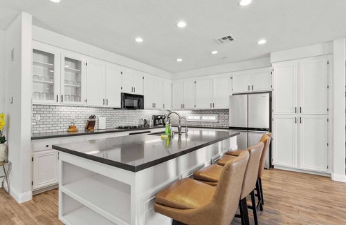 Loma Linda House | Loma Vista Retreat on Lugo Dr｜Cozy 5B｜Garage Access｜Pet Okay｜Instant Tour #42021