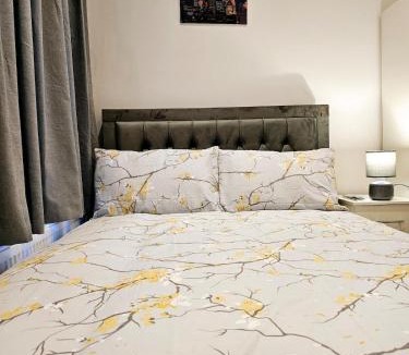 Newham House | London Budget Stay at Forest Gate