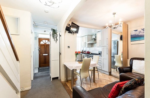 Roehampton House | London Home with Garden Near Richmond Park