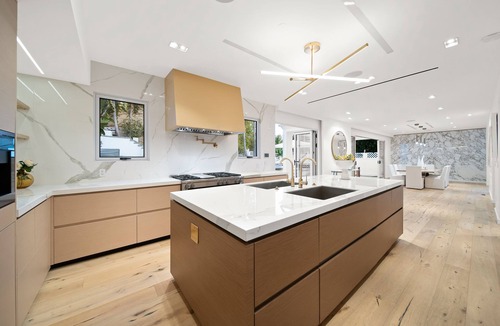 Hollywood Hills West Villa | London Villa - Striking Modern Cape Cod in the heart of the Sunset Strip.