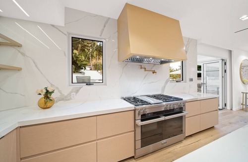 Hollywood Hills West Villa | London Villa - Striking Modern Cape Cod in the heart of the Sunset Strip.