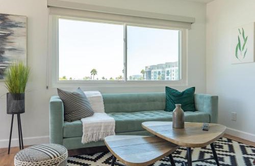 East Village Apartment | Long Beach 1br nr aquarium groceries bars LAX-1156