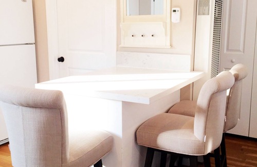 Pacific - Edison Apartment | LONG TERM - EXTENDED STAY - Free-standing Modern Studio. Free Parking