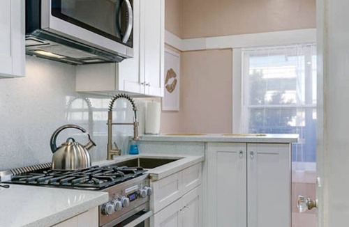 Glendale Apartment | LONG TERM - EXTENDED STAY - ONE Block to City Center. LUX Retro. Free Parking