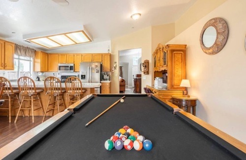 Riverside House | LOOK! Centrally located, large clean house, big yard, friendly dogs welcome
