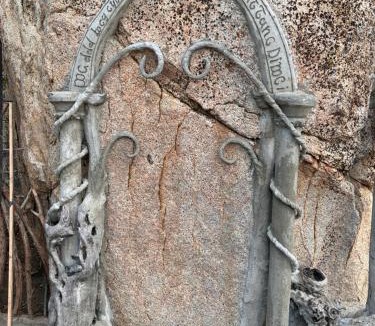 Wofford Heights Villa | Lord of the rings palice