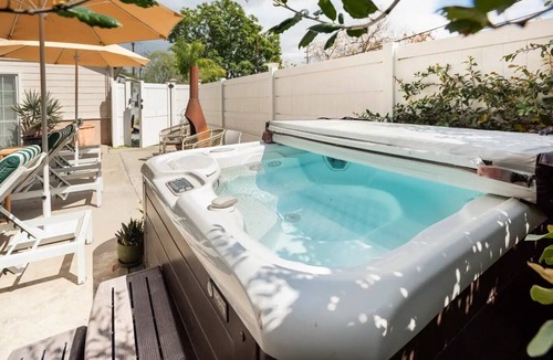 Highland Park House | Los Angeles 2bdr Home with Pool/Hot Tubn
