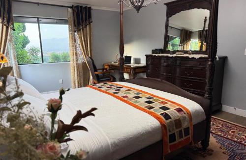 Hacienda Heights House | Los Angeles - Centrally located between Disneyland Universal Studios Beverly Hills and Downtown LA Most ideal city to stay with stunning views and heated pool