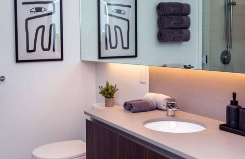 Little Tokyo Apartment | Los Angeles – City Center LA – High Rise with Skyline View