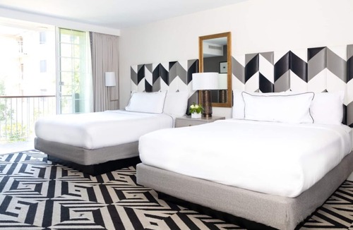 Norma Triangle Hotel | Los Angeles Rooftop Suite! Four Stylish Units for Best Price with Balcony, Pool!