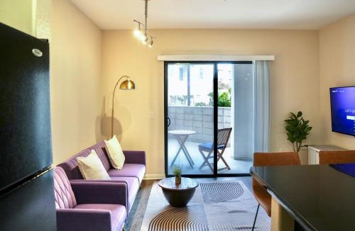 Carthay Circle Apartment | Los Angeles Suite LACMA