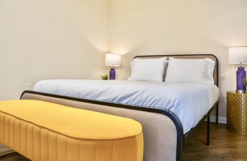 Carthay Circle Apartment | Los Angeles Suite LACMA