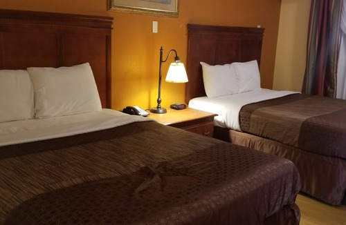 Ontario Hotel | Lotus by Hotel Inn