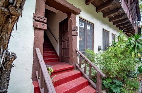 Beachwood Canyon Apartment | Lovely 1 Bedroom Serviced Apartment in Hollywood x Native
